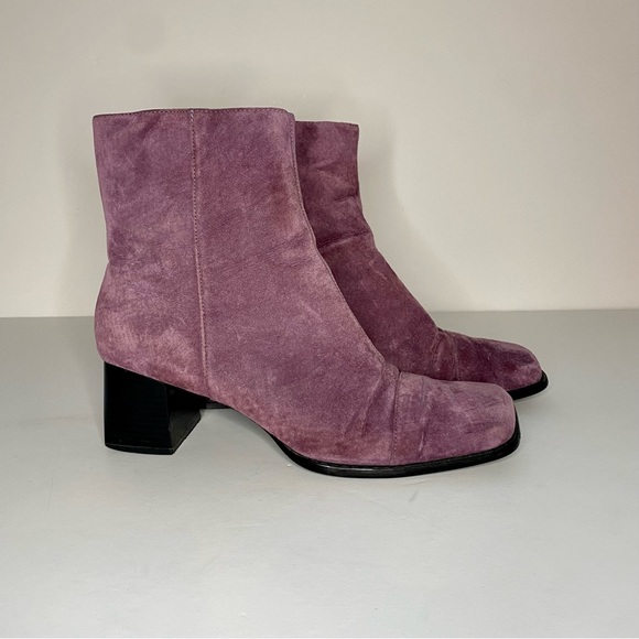 Shoes - Classique Square Toe Suede Ankle Boots Size 7 Block
Heel Zip Bootie. Purple.